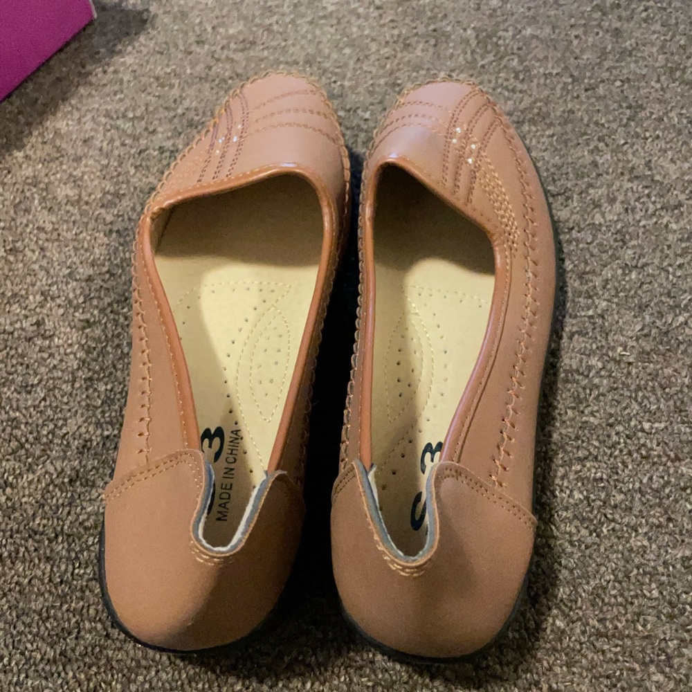 Tan Classic Flats with Rounded Toe and Seamless Design